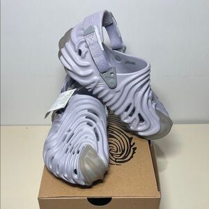 CROCS Salehe Bembury Pollex Clogs in Fog Purple, Unisex M-6/W-8